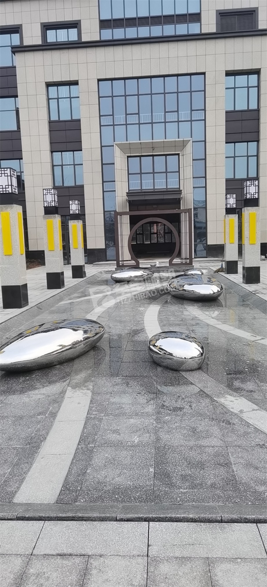安吉國源水務(wù)卵石鏡面不銹鋼雕塑制作及安裝項(xiàng)目